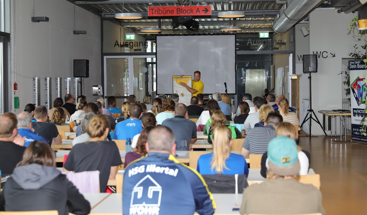HSGKonstanz's tweet photo. Über 60 #Trainer zu #Fortbildung in #Konstanz
Vielen Dank an alle Teilnehmer &amp; Referenten für das tolle Wochenende, das wir in Absprache mit dem Südbadischen Handballverband für B- &amp; C-Lizenzinhaber durchführen durften.
Themen &amp; Referenten:
ℹ️ https://t.co/Ax9Pr02lyk
#Handball https://t.co/ZKCEyy72sW