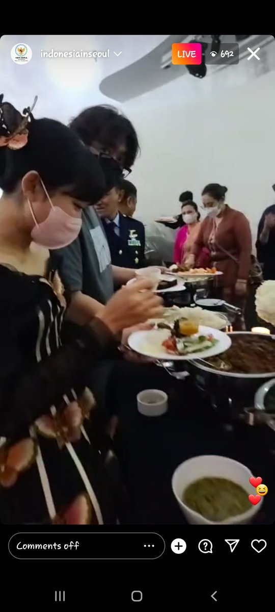 bloomyrose04's tweet image. The only kpop idol who got sambel ijo and jamu for her dinner 😭😆 #DitaKarang #KBRI #SECRET_NUMBER