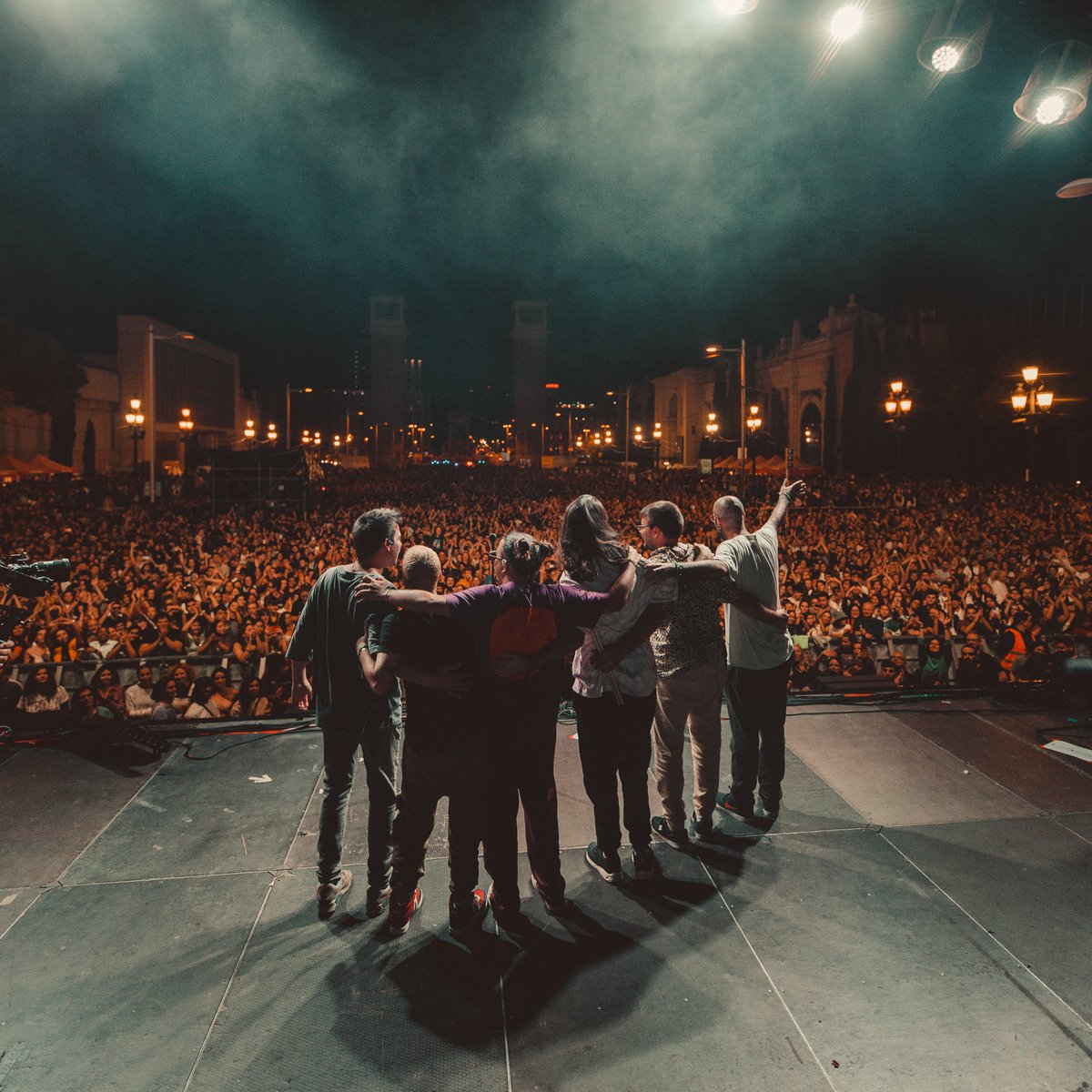 diumenge va ser el concert amb mes penya que hem fet mai i la ressaca emocional esta sent maxima ❤️‍🔥❣️💕❤️‍🩹💓
Barcelona sempre casa des del dia 1!!!!! Stay mfkn Homas 100pre a la homa 🏠🫧

📷 <a href="/martacorne9/">Marta Mas Girones</a>