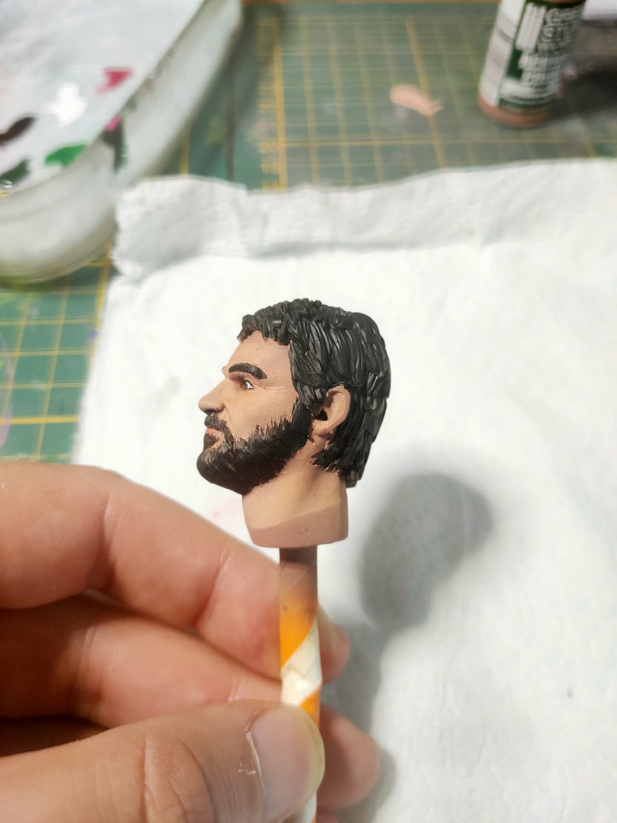 LeStudio2A's tweet photo. Taf du jour ! 
.
.
Les yeux ! Mon dieu que c'est dur 🫣.
.
Les cheveux manques de brossage a sec 🔨.
.
.
#TLOUDay #TLOU #miniaturepainting https://t.co/SyKVWJm26u
