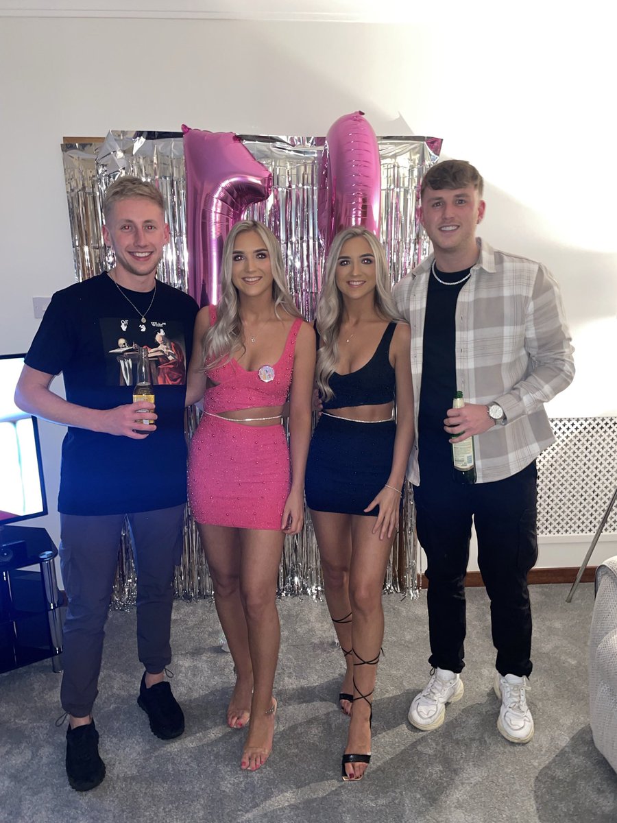 happy bdayyyy <a href="/maxcusack1/">Maא</a> 🥳🥳hope u have the best day n enjoy spending it with soph lol 🫶🏼x