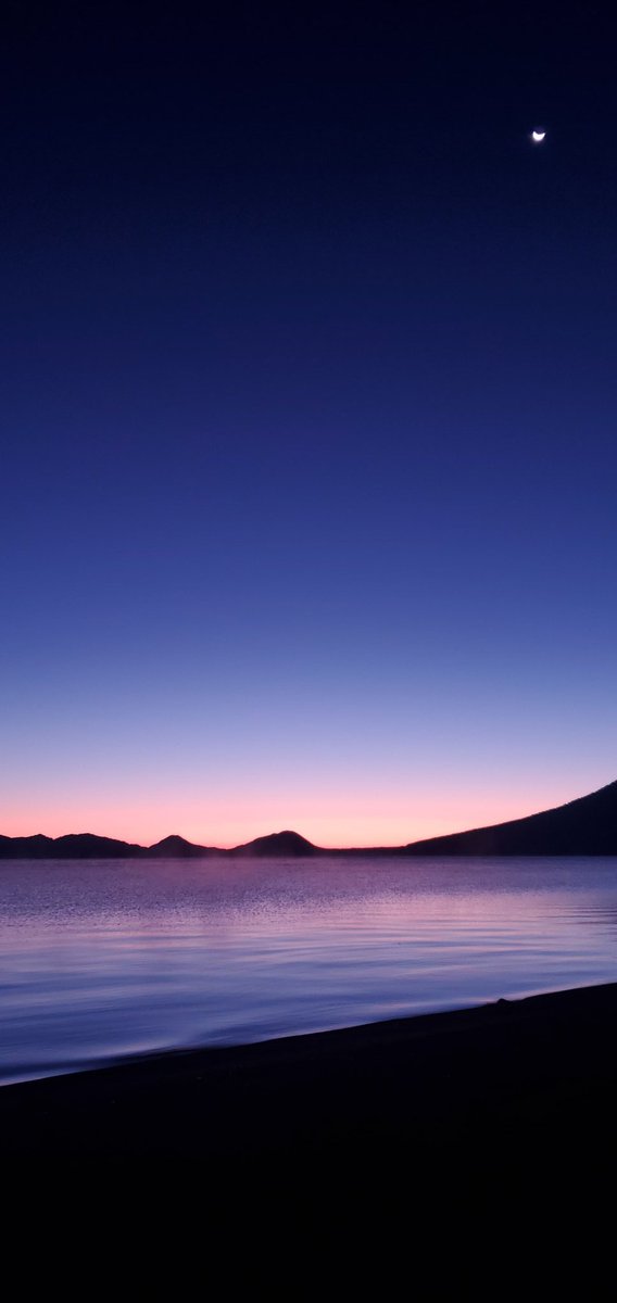 支笏湖の朝は、ほんとに神秘的でした🌄