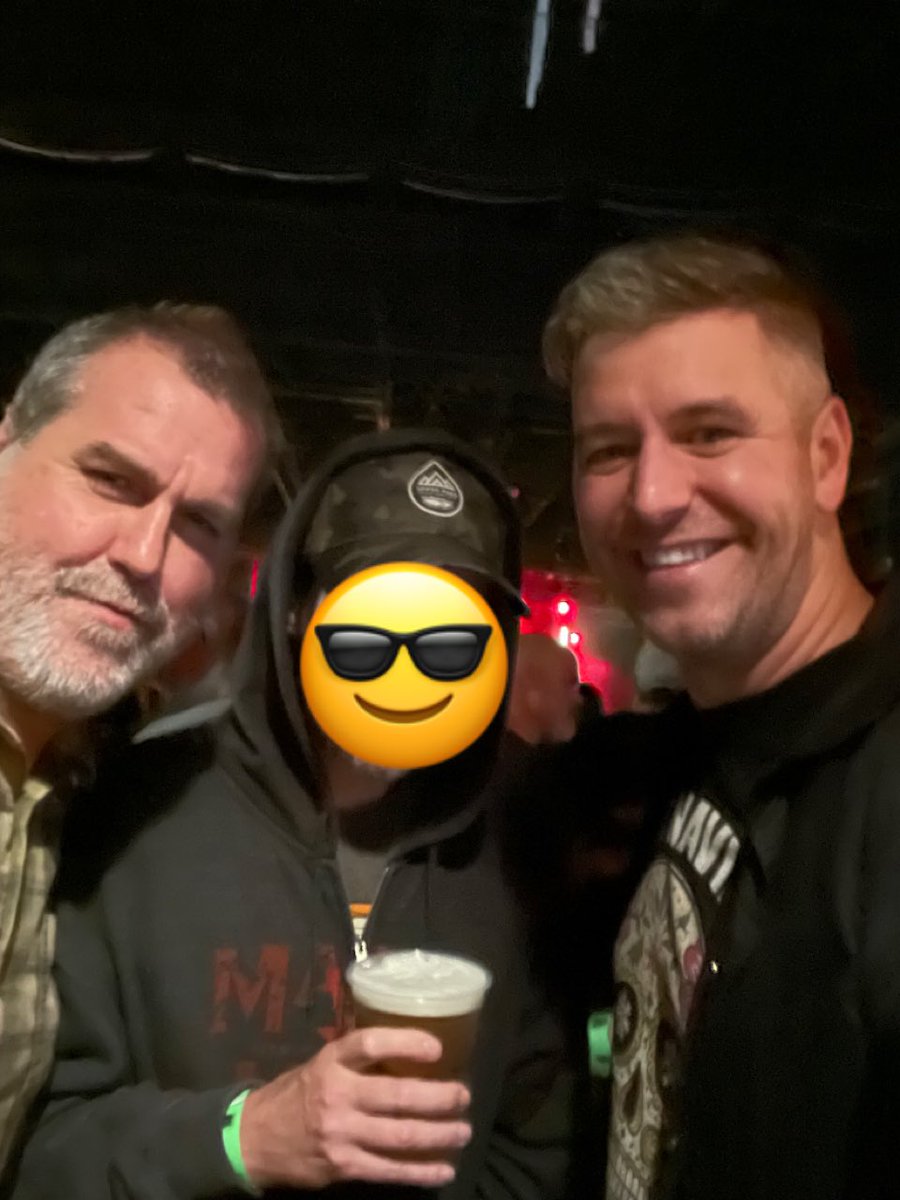 999thebuzz's tweet photo. #buzzcrew 

#Radio https://t.co/h1bzauioDS