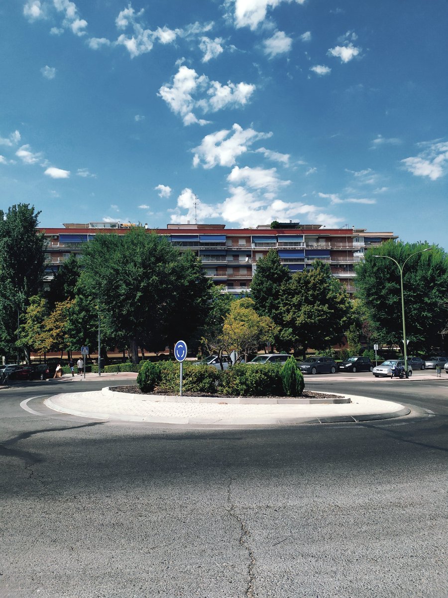 28agosto_88's tweet photo. Una de las muchas rotondas que hay en #mostoles.
#rotonda #mostoles #mostolescity #photooftheday #photography #photographer #photographylovers #PhotographyIsArt @AAhimos https://t.co/4yHsEDs2rI