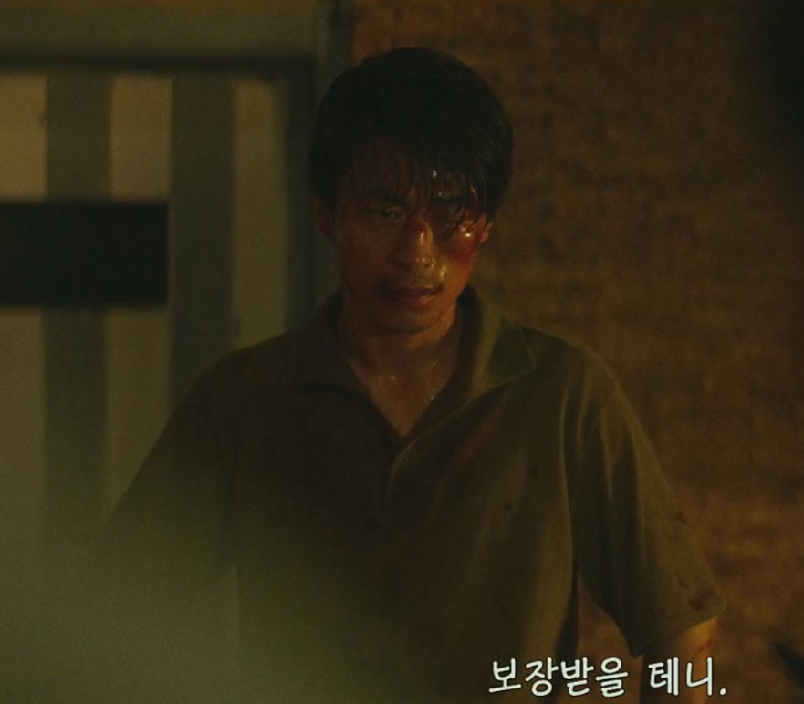 준기 눈 감을때 왼쪽 먼저 감는 버릇 있었으면 좋겠다 위에서 내려다보는 강대진 입장에서는 얘가 윙크하는 줄 알구 둘만의 신호인 줄 착각해서 그 날 끝내주는 밤 보여주면 어캄...
태준기 개빡치는데 좋아하긴 할 것 같음..응....