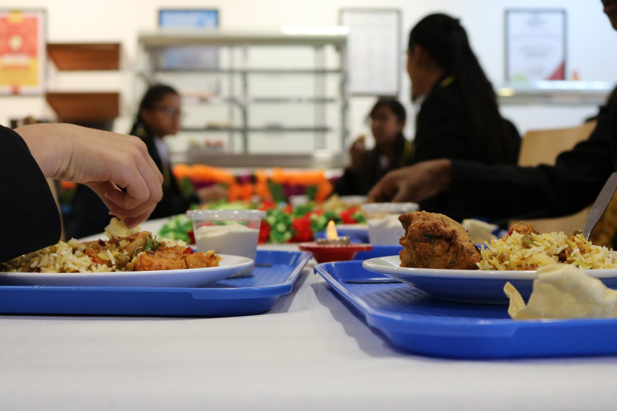 CHCC_Official's tweet photo. Today we are celebrating #Navaratri  We had Pradyumna Pradip Gajjar of @IskconLeicester
 @AvantiFields telling our students the story of #Navarati and #Diwali They are now enjoying a traditional meal! Soon to be followed by some dancing after school🕯️🎆💃 https://t.co/wIrpQtgWae