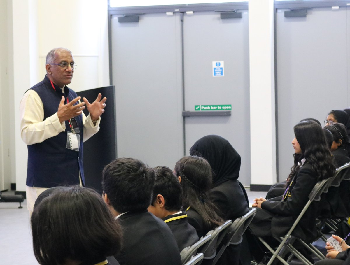 CHCC_Official's tweet photo. Today we are celebrating #Navaratri  We had Pradyumna Pradip Gajjar of @IskconLeicester
 @AvantiFields telling our students the story of #Navarati and #Diwali They are now enjoying a traditional meal! Soon to be followed by some dancing after school🕯️🎆💃 https://t.co/wIrpQtgWae