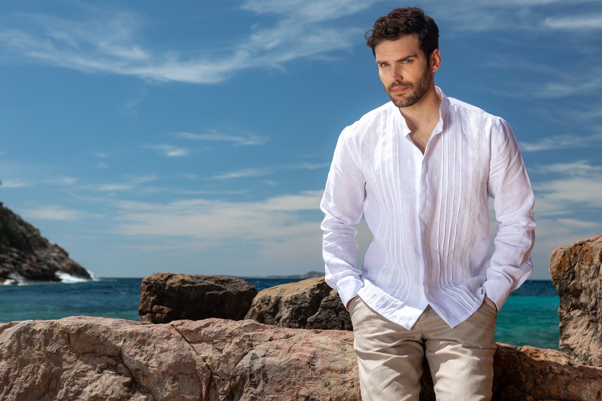 Las propuestas SS23 de Ibimoda Ibiza demuestran que la tradición y la simplicidad de las prendas continúan siendo las mejores raíces de una firma con 25 años de trayectoria 🤍

📸 Aisha Bonet 

#AdlibIbiza #Ibiza #moda #fashion #tendencias #Adlib #SS23