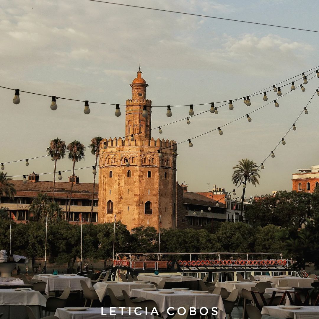 No hay mejor estampa que esta para recibir #octubre. 😍🍂

Vistas indiscutibles para veladas únicas. ✨

Reservas 📞 (+34) 954 28 64 59.
📸 Leticia Cobos