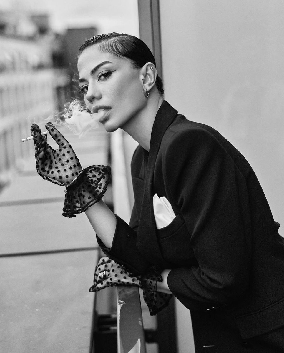jaysworId's tweet photo. Demet Özdemir the woman that you are ❤️‍🔥 https://t.co/ag10K22ugT