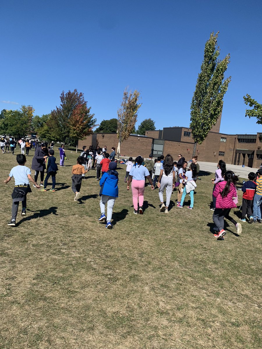 FairglenJrPS's tweet photo. Our students ran for Terry or someone they know battling cancer right now in the Terry Fox run on Sept. 23rd.  It was  so nice seeing everyone out there showing their support and raising awareness. https://t.co/AODzKkFEnU