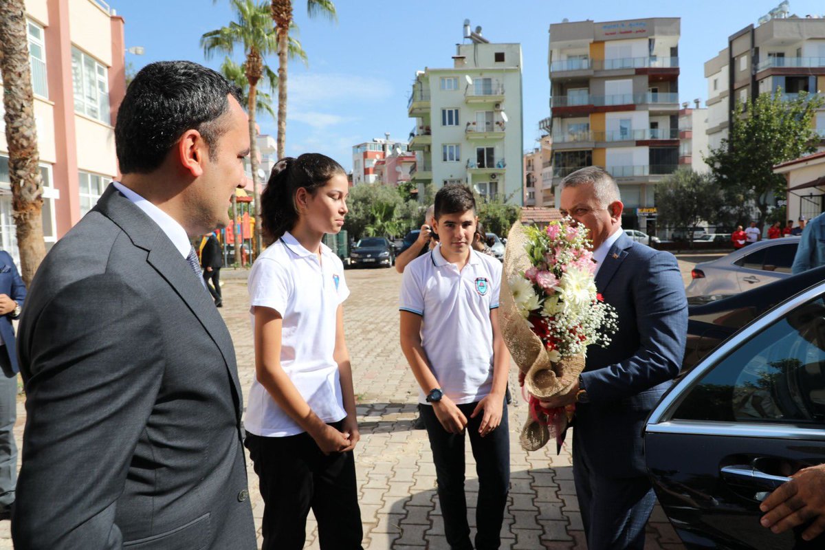 📌Finike 
İlçe Ziyaretlerimiz Devam Ediyor
Antalya Valimiz Sn. <a href="/ersinyazici1/">Ersin YAZICI</a> ve İl Milli Eğitim Müdürümüz Sn. <a href="/emre_caliskan/">Emre Çalışkan</a>, AHENK projesi kapsamında Finike ilçemize ziyarette bulundular. <a href="/tcmeb/">Millî Eğitim Bakanlığı</a> <a href="/finike_ilcemem/">Finike İlçe Milli Eğitim Müdürlüğü</a>