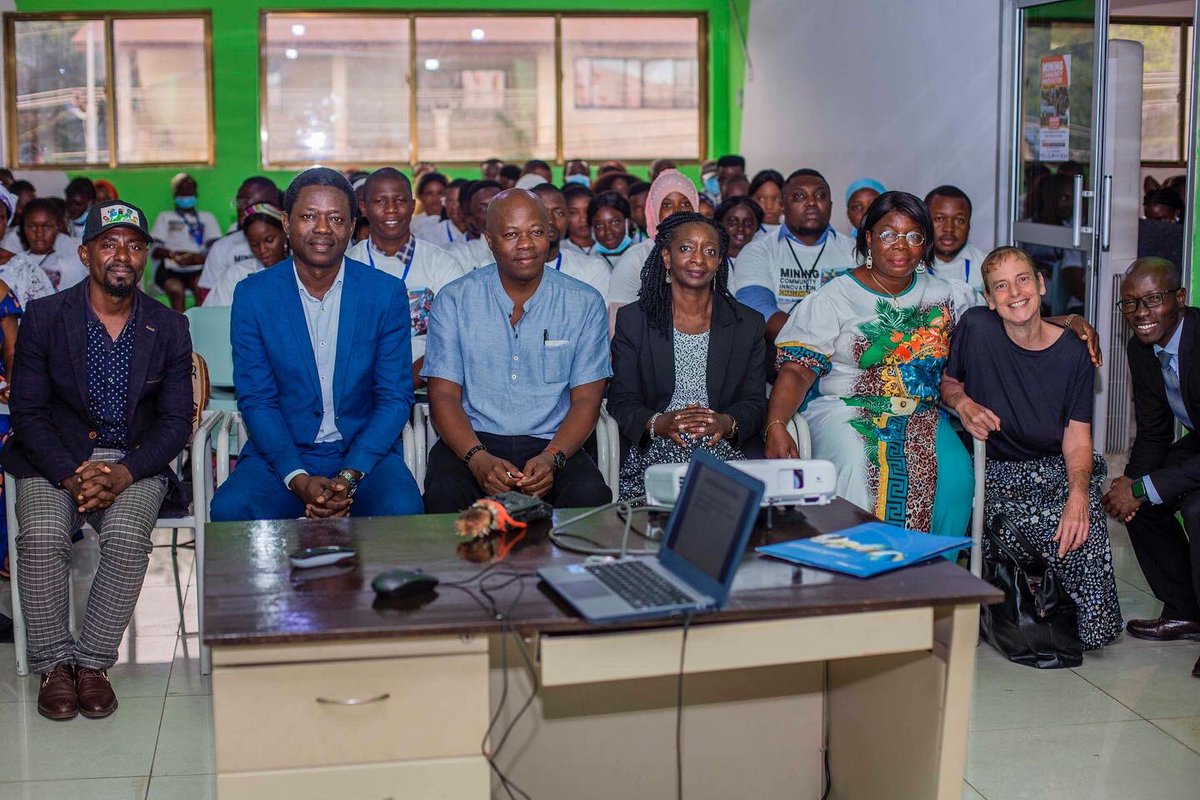 sensihub1's tweet photo. The first day of a three-day hackathon to promote innovative and creative concepts in mining communities. At the Sensi Tech Innovation hub, there were representatives from @IFCAfrica  @WorldBankAfrica @BHPFoundation @DSTISierraLeone NMA, and other organizations. https://t.co/lGjphP74xS