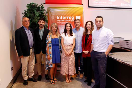 IbericcGlobal's tweet photo. Si algo hemos aprendido a lo largo de este tiempo de trabajo es que aún quedan muchas oportunidades de cooperación transfronteriza para las #ICCs, ¿quieres descubrir algunas? ¡Sigue el link? 👀👉https://t.co/KMQFxgxFF4 https://t.co/Fl5INiRXdI