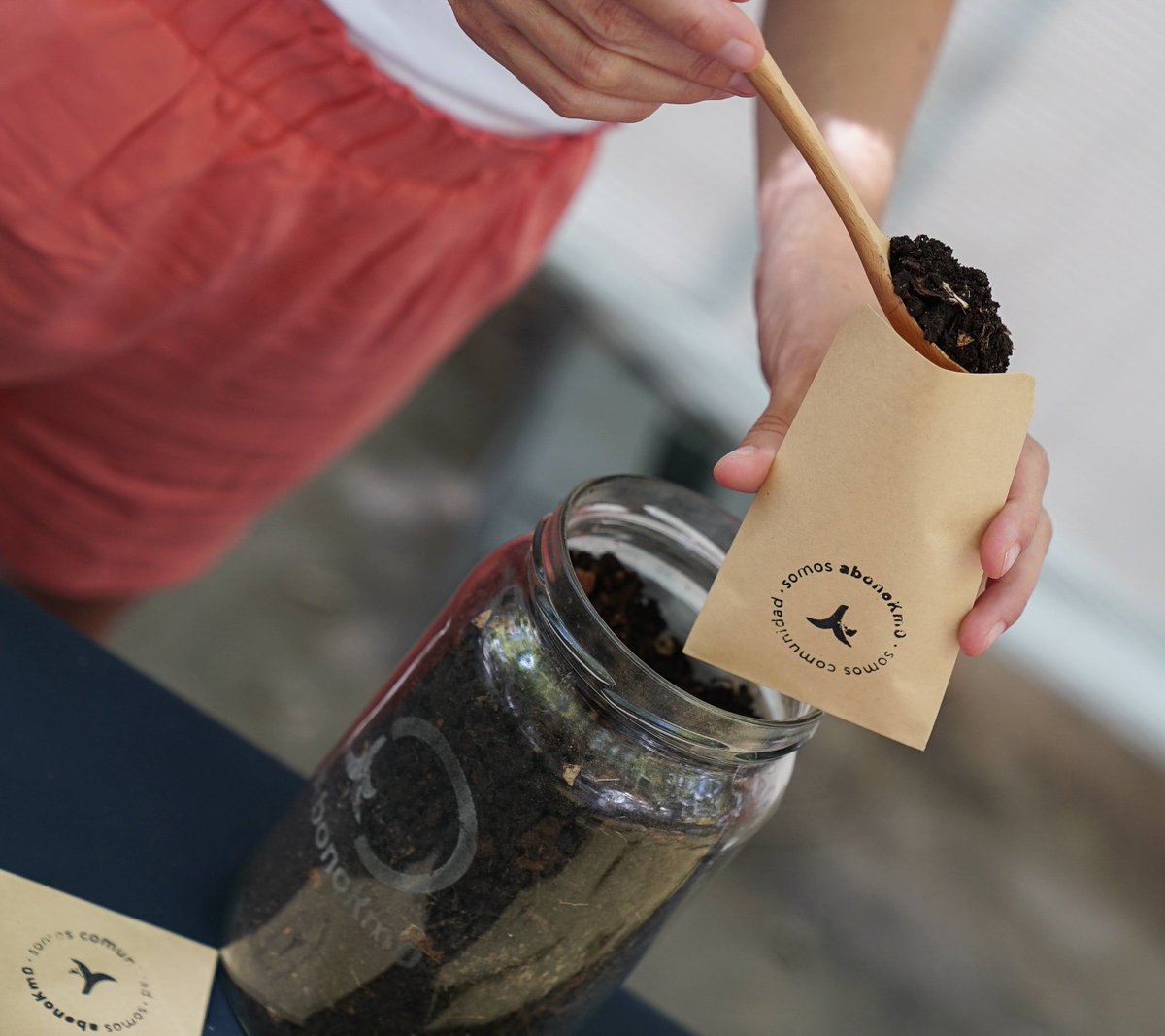 COSECHUMUS🙌 

Hola comunidad
Este sábado te esperamos de 9.00 a 13.00h 
para entregarte nuestro fresco Abonokm0.

Realizaremos la entrega en el Mercat de la terra. 
A seguir compostando!