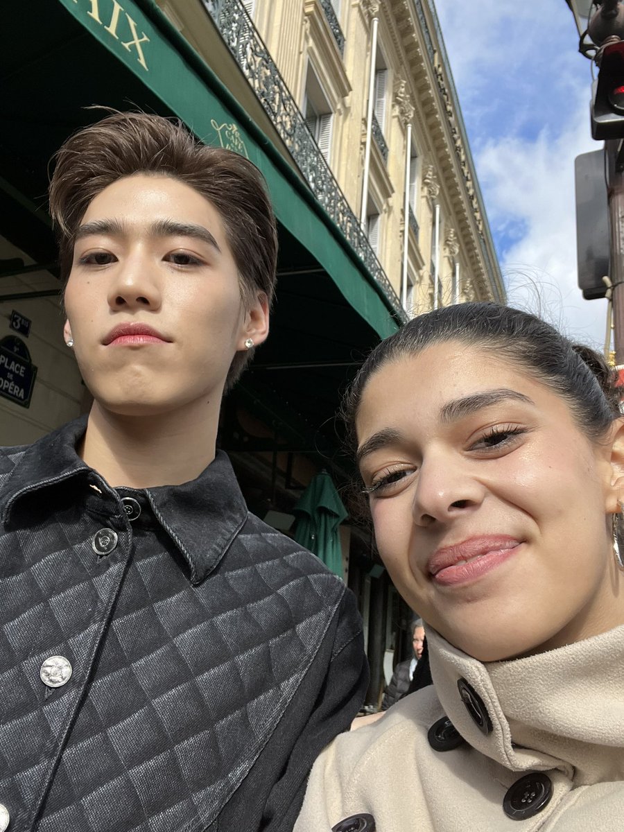monkeydfaee's tweet photo. When you take a walk with your bestfriend and came across PP Krit 😂🥰 

#PPkritt 
#BonjourPPinPFW 
#LOfficielxPPKritPFW
#LOfficielxPPKritPFWDay2 https://t.co/brnETEiQX3