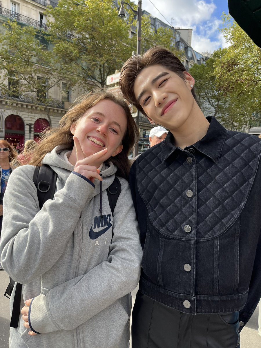 monkeydfaee's tweet photo. When you take a walk with your bestfriend and came across PP Krit 😂🥰 

#PPkritt 
#BonjourPPinPFW 
#LOfficielxPPKritPFW
#LOfficielxPPKritPFWDay2 https://t.co/brnETEiQX3