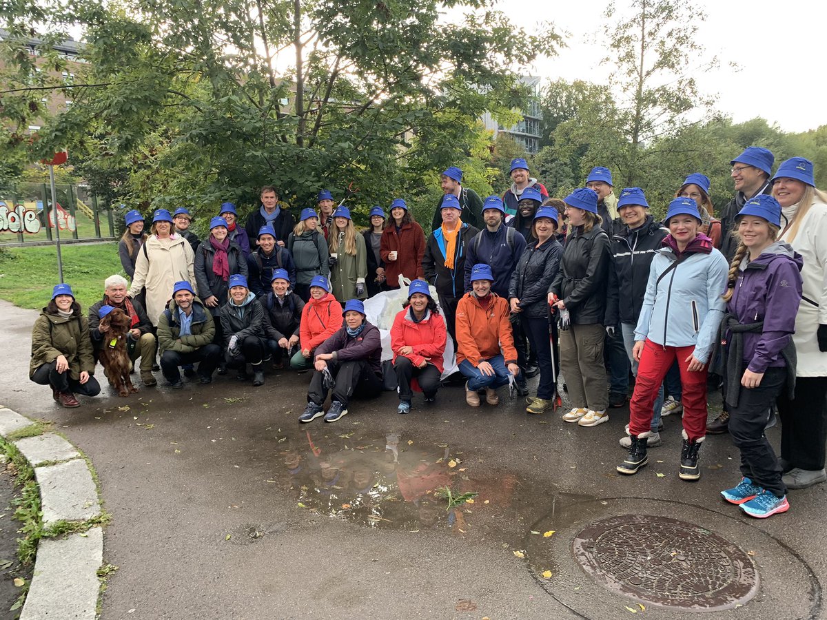 HoldNorgeRent's tweet photo. I dag hadde vi gleden av å fortelle The Delegation of the European Union to Norway hvordan vi jobber med opprydding og forebygging. Sammen med rundt 40 deltakere fra EU-diplomatiet ryddet vi langs Akerselva i Oslo. #eubeachcleanup #EUClimateDiplomacy #EVY #sammenmotforsøpling https://t.co/wxDbrMQe2C