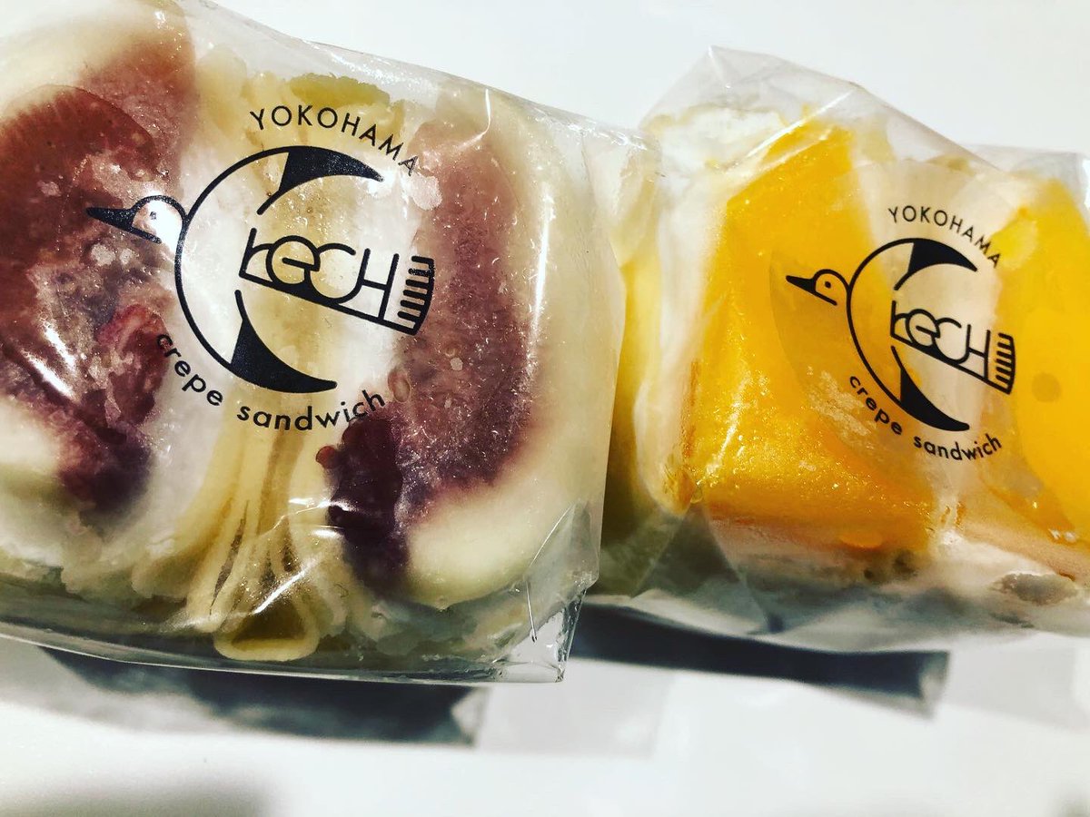 Nakamura_food_'s tweet photo. クレッチをゲットしたよ！

通りすがりに見かけて
最初は通り過ぎたけど

美味しそうなフルーツとフォルムに
思わずムーンウォークして
購入しました。

ひと口食べたら新鮮なフルーツと生クリームが爆発ッ！幸せが弾けます！

出逢えた事に感謝！

#クレープ 
#クレッチ 
#crech
#フルーツ https://t.co/l1AP8B8s7Z