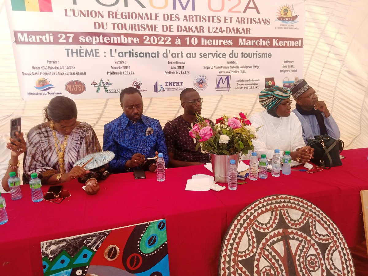 ziza_manager's tweet photo. Journée Mondiale du Tourisme
J'ai eu l'honneur de modérer le grand Forum U2A Dakar Sénégal.
Thème : L'artisanat d'art au service du Tourisme.
En présence de plusieurs autorités.
#Tourisme #kebetu #art #artisanat @ascosen #kermel @Macky_Sall @PR_Senegal @MFFG_SN @ATouristique https://t.co/dKNwDWs9dk