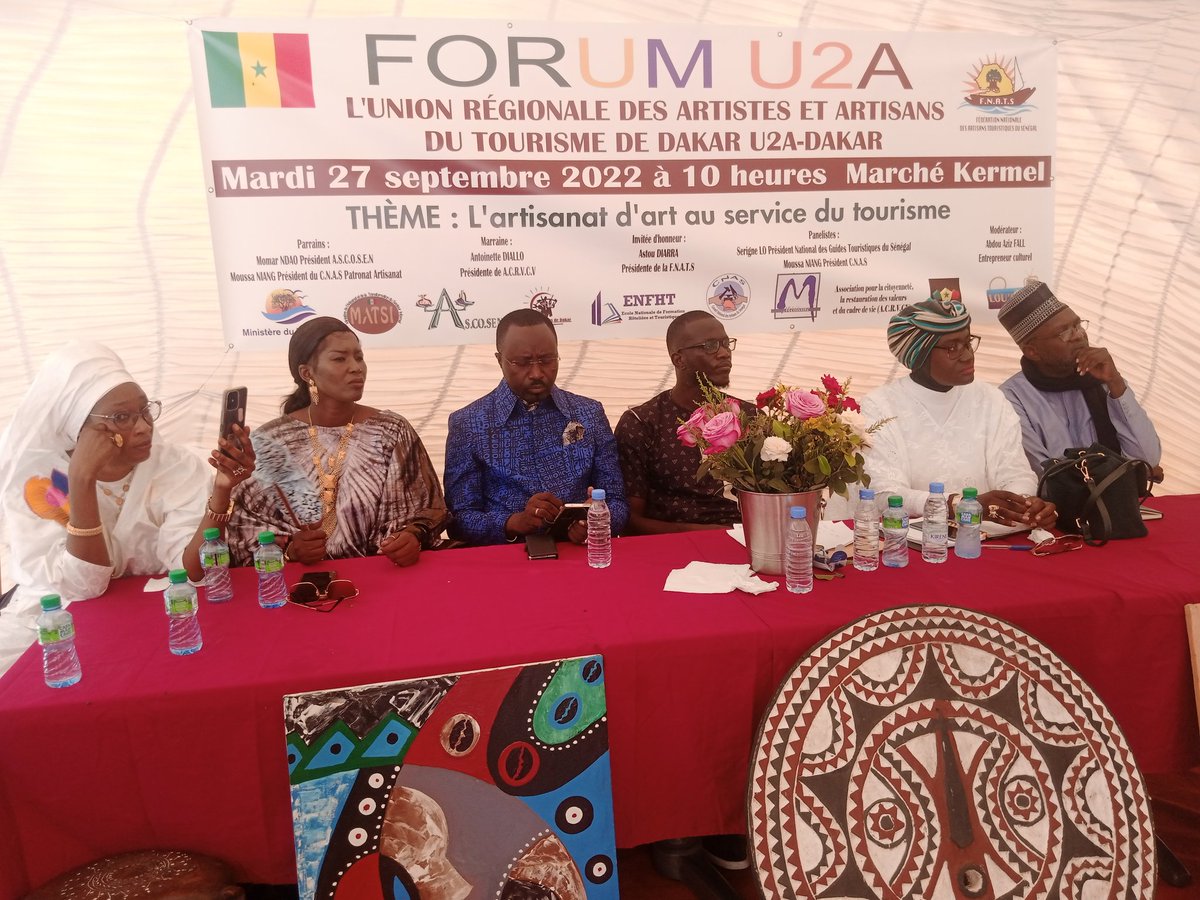 ziza_manager's tweet photo. Journée Mondiale du Tourisme
J'ai eu l'honneur de modérer le grand Forum U2A Dakar Sénégal.
Thème : L'artisanat d'art au service du Tourisme.
En présence de plusieurs autorités.
#Tourisme #kebetu #art #artisanat @ascosen #kermel @Macky_Sall @PR_Senegal @MFFG_SN @ATouristique https://t.co/dKNwDWs9dk