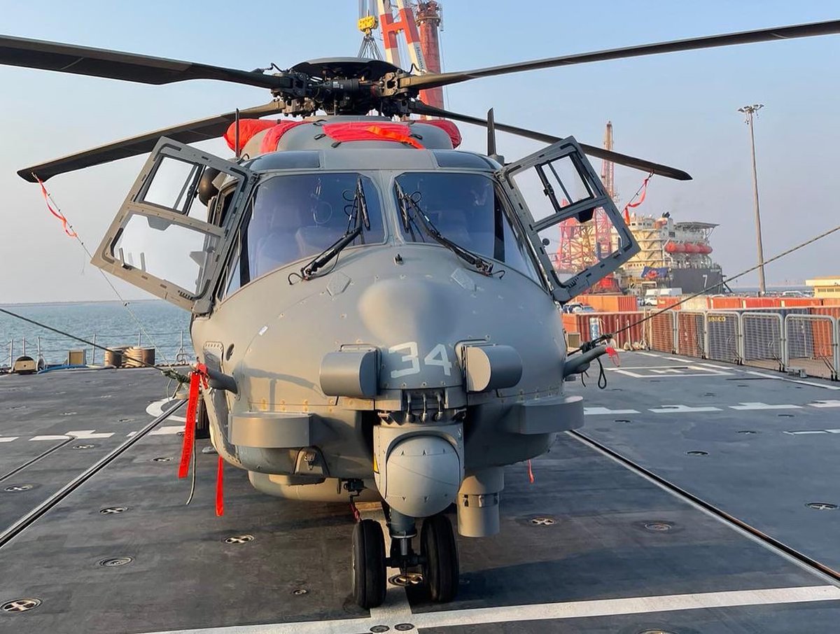 Il Console Generale Giuseppe Finocchiaro ha visitato la nave militare 🇮🇹 Thaon di Ravel, di passaggio a Dubai nel quadro della missione europea EMASoH, che contribuisce a salvaguardare libertà di navigazione e sicurezza delle navi nello stretto di Hormuz.