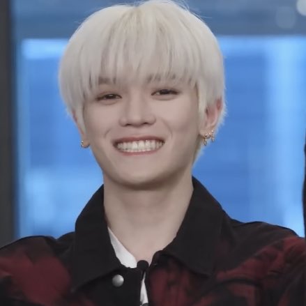 Ieetaesthetic's tweet photo. Taeyong is the cutest since day1😬😬🤍 https://t.co/YVnT6Y20hM