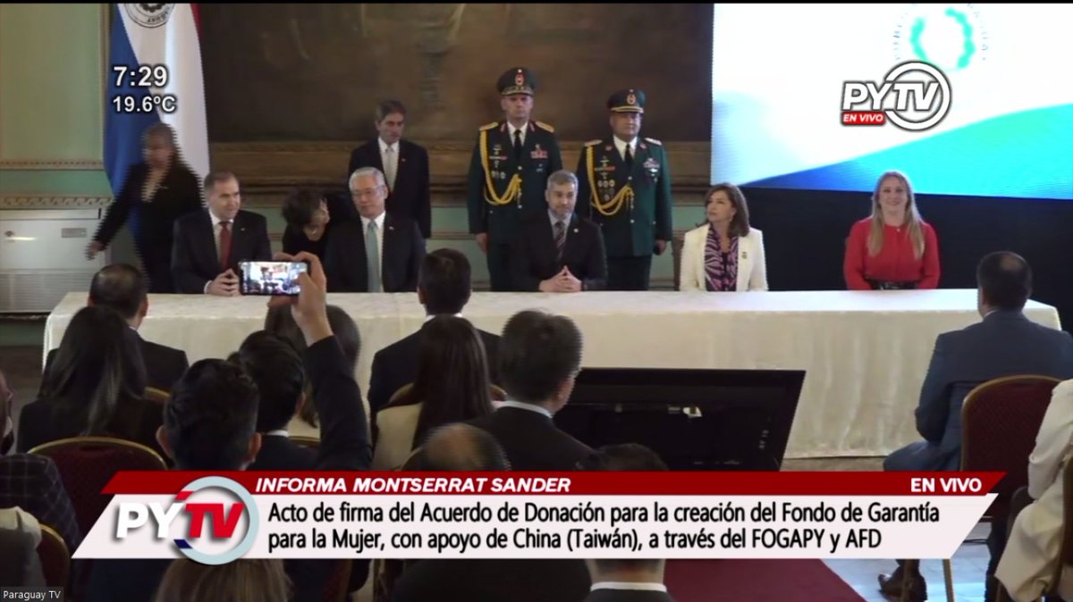 ParaguayTVHD's tweet photo. #EnVivo Inicia el Acto de firma del Acuerdo de Donación para la creación del Fondo de Garantía para la Mujer, con apoyo de China (Taiwán), a través de #Fogapy y la 
@afd_py

🔴 https://t.co/Zhe8lzPEem https://t.co/uANuOSzmMO