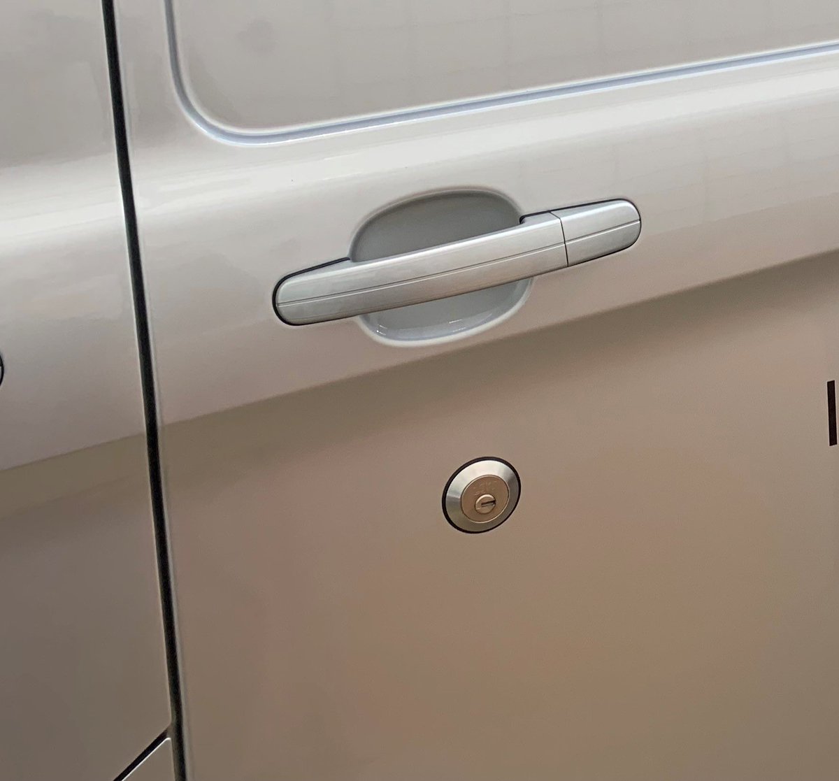 vanwagenuk's tweet image. ⛔️Attention Van Owners 

Tradesmen are being miss sold slam locks as security locks, they were and are designed for a deliver/courier driver.

#customercare #slamlocks #deadlocks #hookdeadlocks #vanwagen #vansecurity #helpinghand #heretohelp
