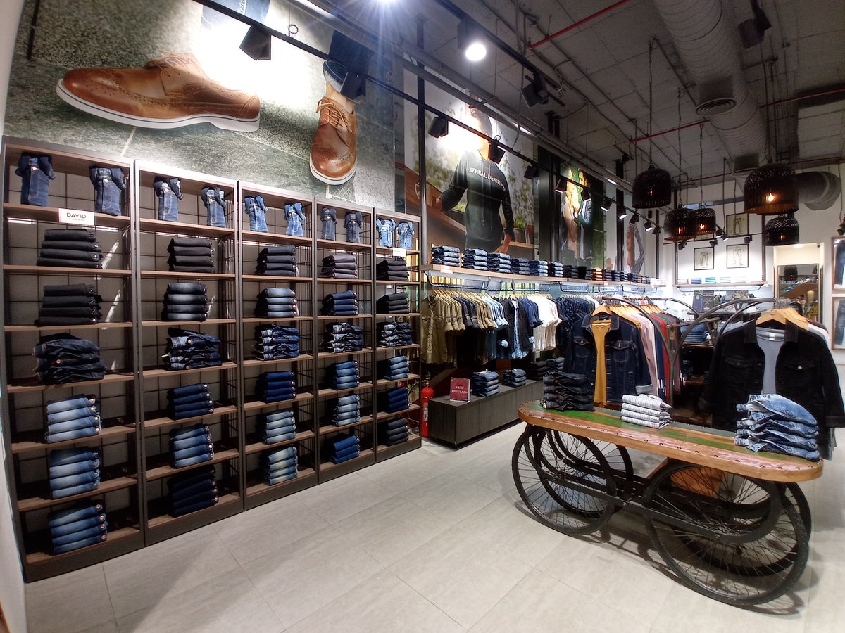 NumeroUnoJW's tweet photo. We're all stocked up with the exclusive autumn winter collection. Visit your nearest store today.
#lateststyle #NewCollection #NuAutumnWinter22 #NumeroUnoJeanswear https://t.co/YIU6JOFPBl