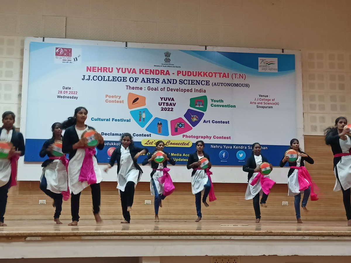 MYBharatHQ's tweet photo. Some glimpses of Yuva Utsav Cultural competitions held at JJ college of arts and sciences Sivapuram, Arimalam block Pudukkottai district.

#yuvautsav #YuvaSamvad https://t.co/FR20MoXIAy