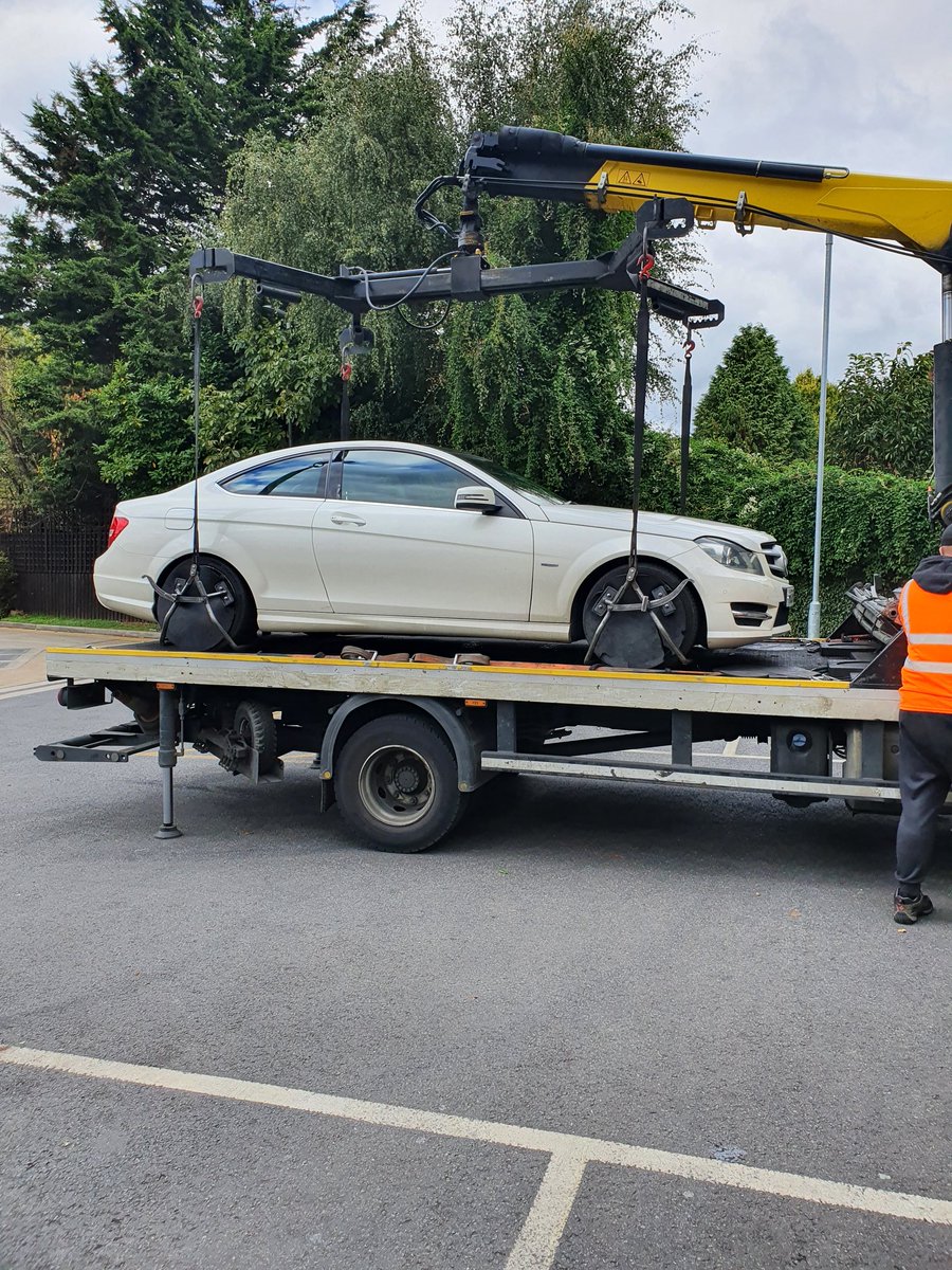 MPSRTPC's tweet photo. #HillingdonSTT2 strike again this one No Insurance,#getthebus #TfL #offtothepound https://t.co/sEJZ9BxJjA