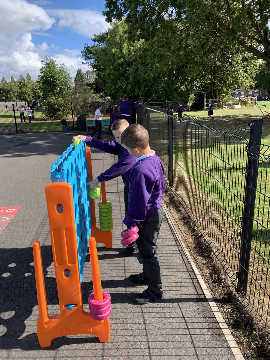 OJA_Brumby's tweet photo. Check out our lunchtime activities with the playleaders- there’s something for everyone #socialtimes #playtimefun https://t.co/MHrSN2Fsff