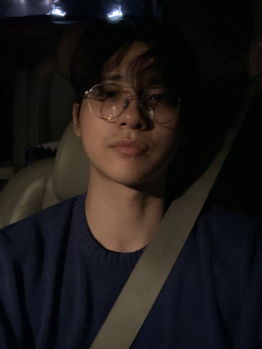 B1A4_CNU's tweet photo. 셀카 찍는거 깜빡함.. https://t.co/8w0a5zIXGf