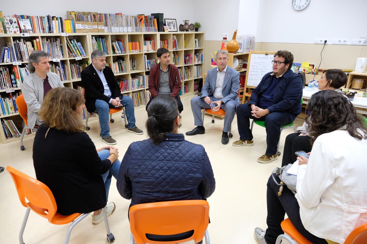 Fantàstica la nova escola <a href="/EMuntanyola/">Escola Muntanyola</a>, amb uns equipaments al servei dels nens i les nenes de les generacions presents i futures. I felicitats a l’Alcalde i a l’equip de mestres i professionals, per la vostra actitud, motivació i compromís.