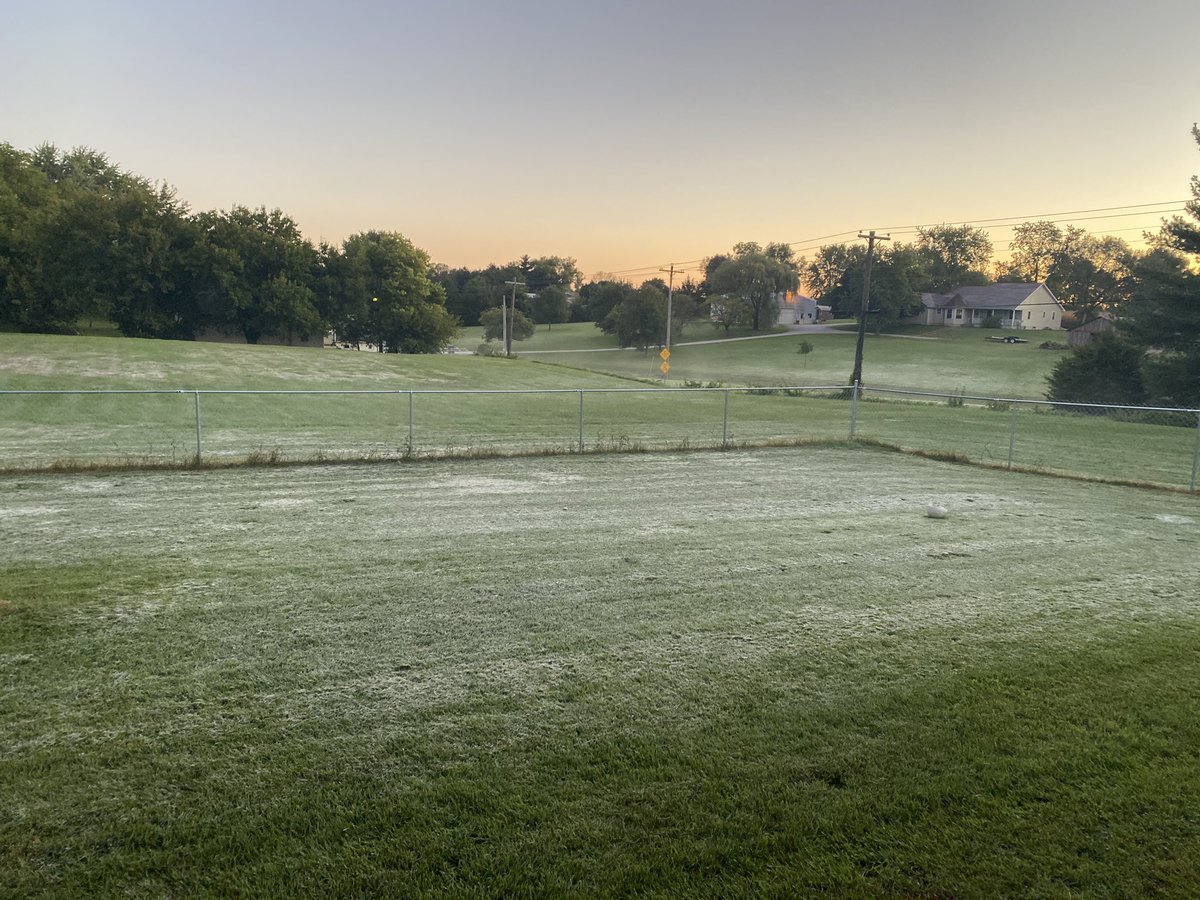 jcfultz's tweet image. A little bit of a frosty start this morning in Bethany. @NWSLincolnIL