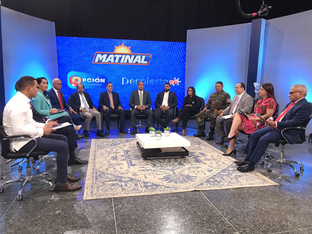 Matinal5's tweet image. Ahora en el aire entrevista simultánea con @DeligneAB ministro de Obras Públicas y Comunicaciones @MOPCRD junto a diferentes  viceministros que le acompañan sintonízanos por @TelemicroHD @TelecentroHD @Digital15HD  una red de emisoras en todo territorio nacional