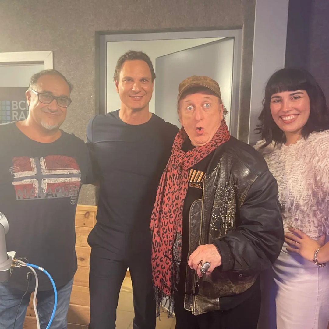 Perdona?? Que aún no has oído el programa de hoy?... mmm Aún estás a tiempo, es la gran ventaja del Podcast entrando en javiercardenas.com o en okdiario y oirás como el propio Gurruchaga asegura que ve tics dictatoriales cómo no recordaba además de mil locuras distintas😘😘