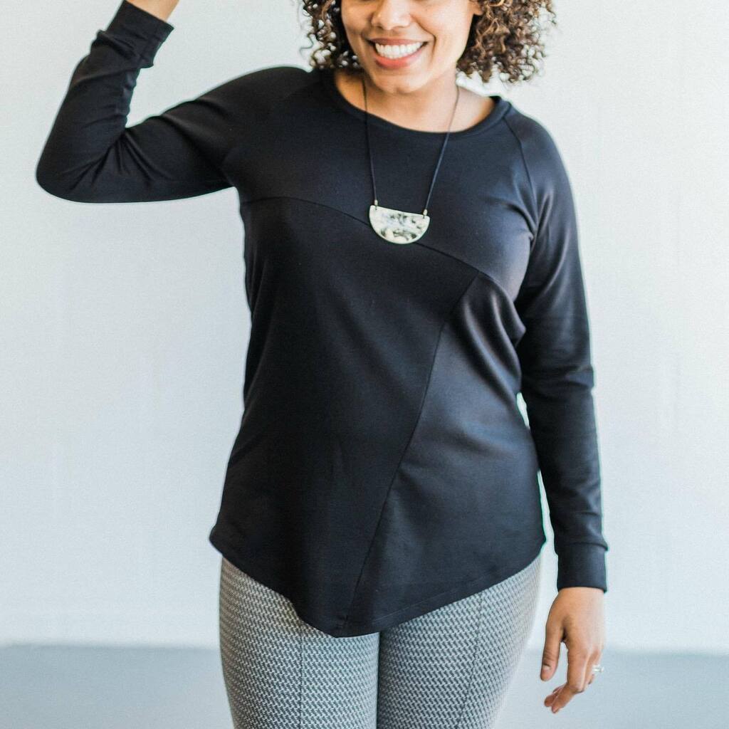 Cozy sweatshirts and long sleeves are officially in season! Fall has settled in swiftly in NC, and I’m here for the cool mornings and pleasant afternoons.
.
I’m also here for the cozy Fractured Geometric Sweatshirt, the Crescent Hem Dress, the Sector Swi… instagr.am/p/CjDIrIGuvFS/