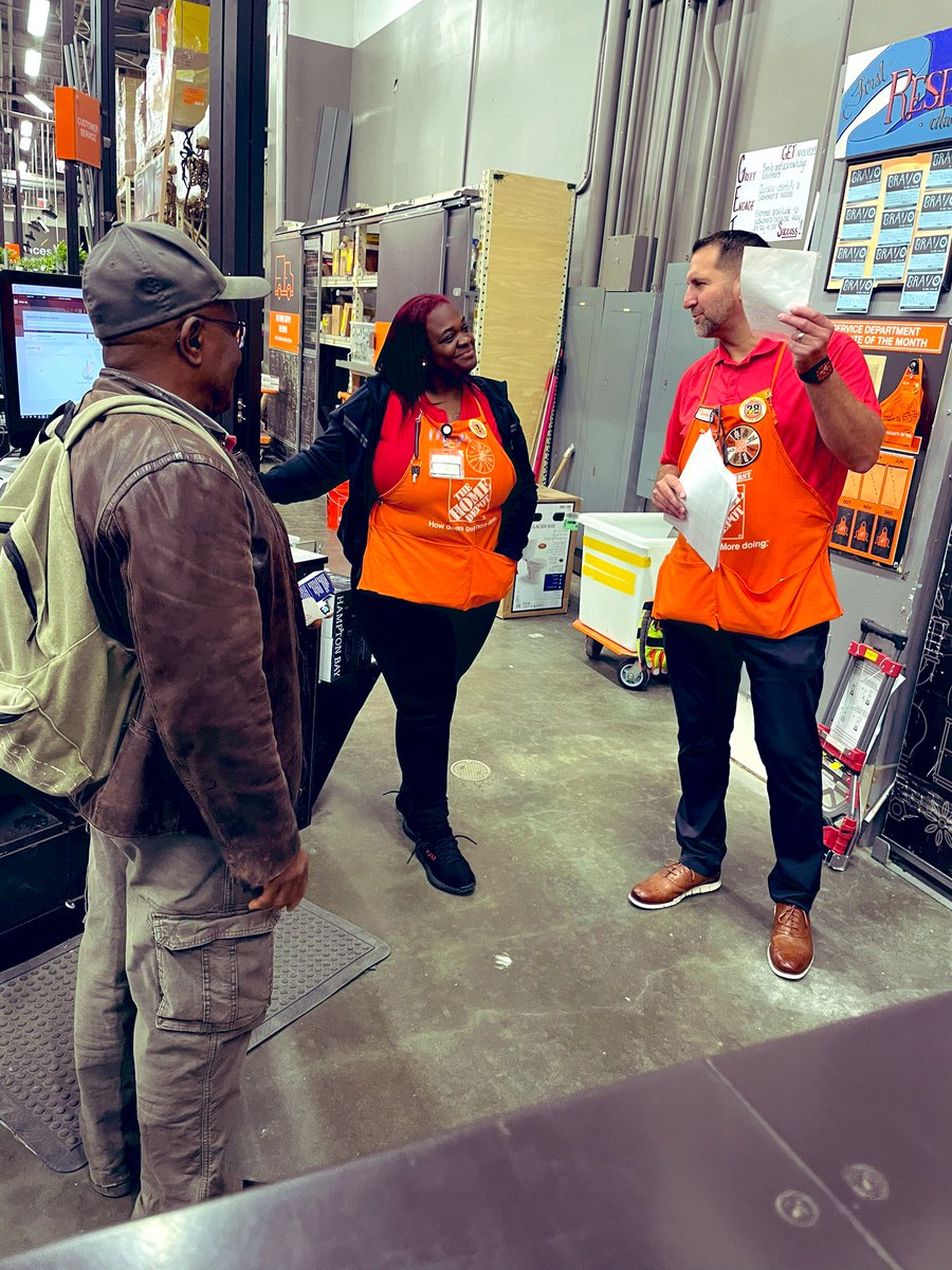 Ceci (@__cecime) on Twitter photo Recognizing our amazing Customer Service Associate Tameya with a customer that she just helped present during our DDW! Amazing job! 🎉🎉🎉 Recognizing our amazing Customer Service Associate Tameya with a customer that she just helped present during our DDW! Amazing job! 🎉🎉🎉