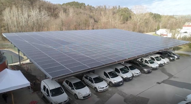 Transition énergétique | Tersanne 1970-2022 : le site de stockage est engagé dans la #transitionénergétique pour réduire son empreinte carbone grâce à de nombreuses actions : installation d’une centrale #solaire de 196,4 MWh pour son autoconso, le verdissement de son parc auto...