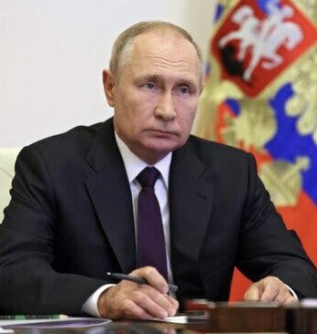 EGOS
Me da la “ligera” impresión de con estos dos personajes estamos en: 3, 2, 1 … de irnos a la MERDE