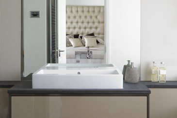 Learn to plan and style your bathroom and kitchen like the professionals.

Introduction to Bathroom Design:  7 October 2022, 1 Day
Introduction to Kitchen Design: 14 October 2022, 1 Day

Book here: klc.co.uk/courses/interi…