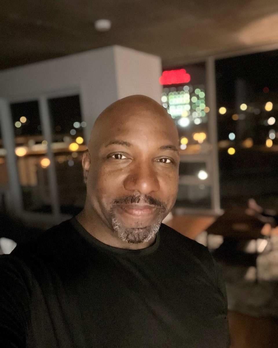 DBvinal's tweet image. Farewell, Montreal. You and my new friends will be missed. But I will not miss your winter season. Merci! @Montreal @MPCVFX @FullSailAlumni