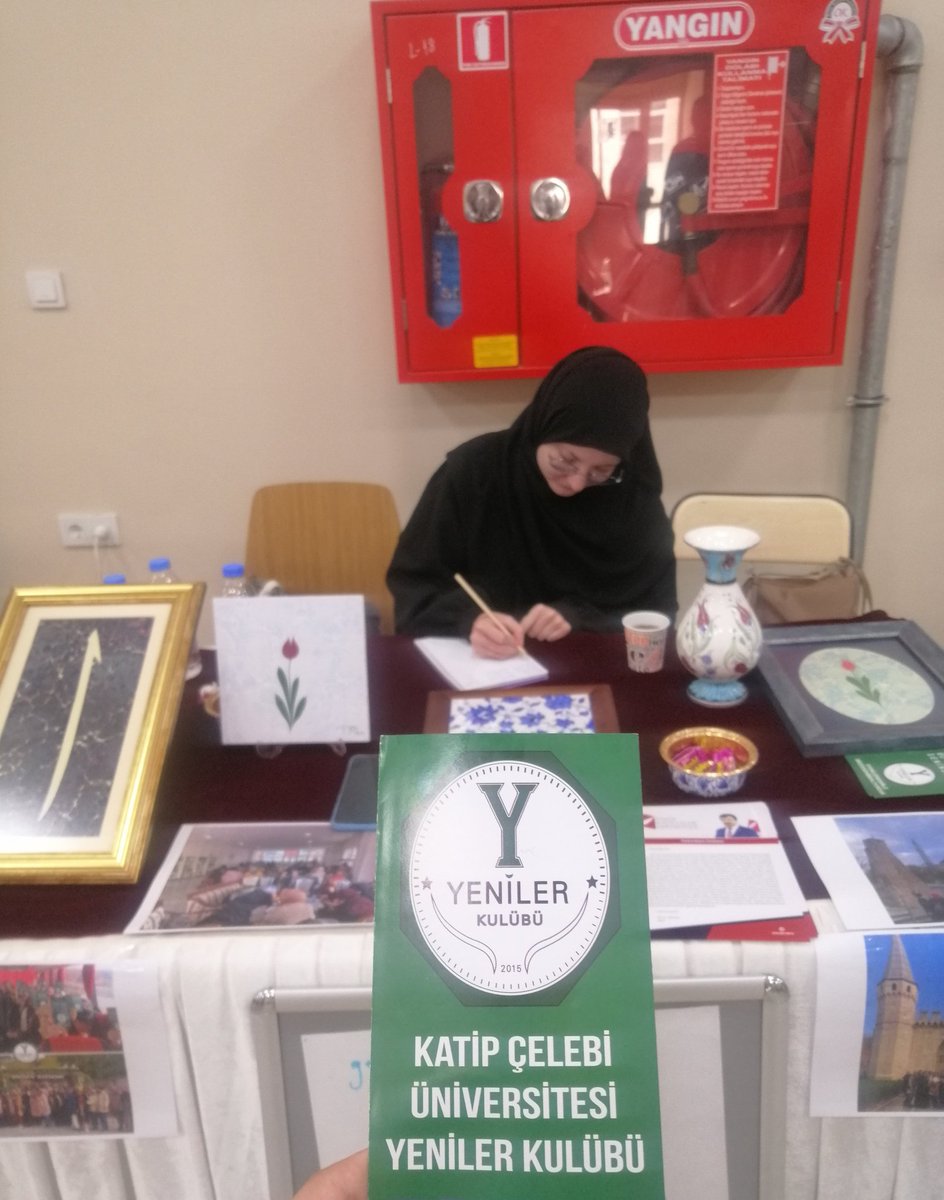 İzmir Katip Çelebi Üniversitesi topluluk tanıtım günlerinde Yeniler Topluluğu olarak standımızın ikinci gününden kareler.. 😊