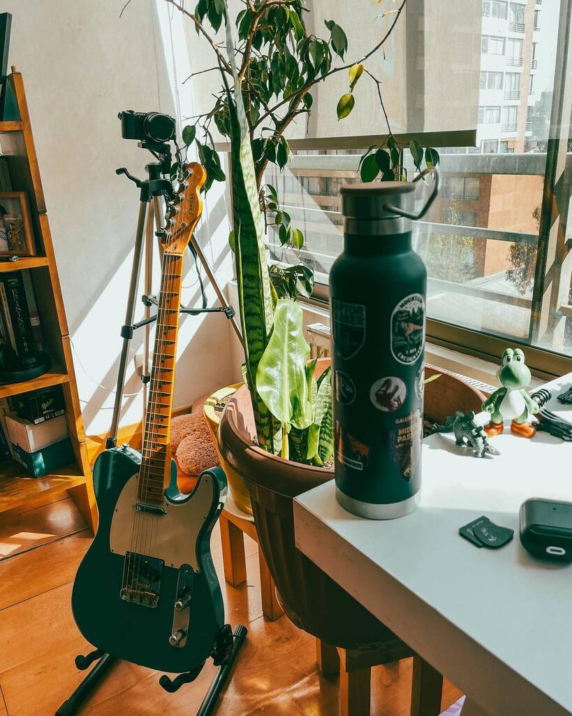 rodfaune's tweet photo. Home

#telecaster #fendertelecaster #fendertelecasteramericanprofessional #guitar #guitarplayer https://t.co/YKUmYaMTXN https://t.co/HdTqWUk9Wr