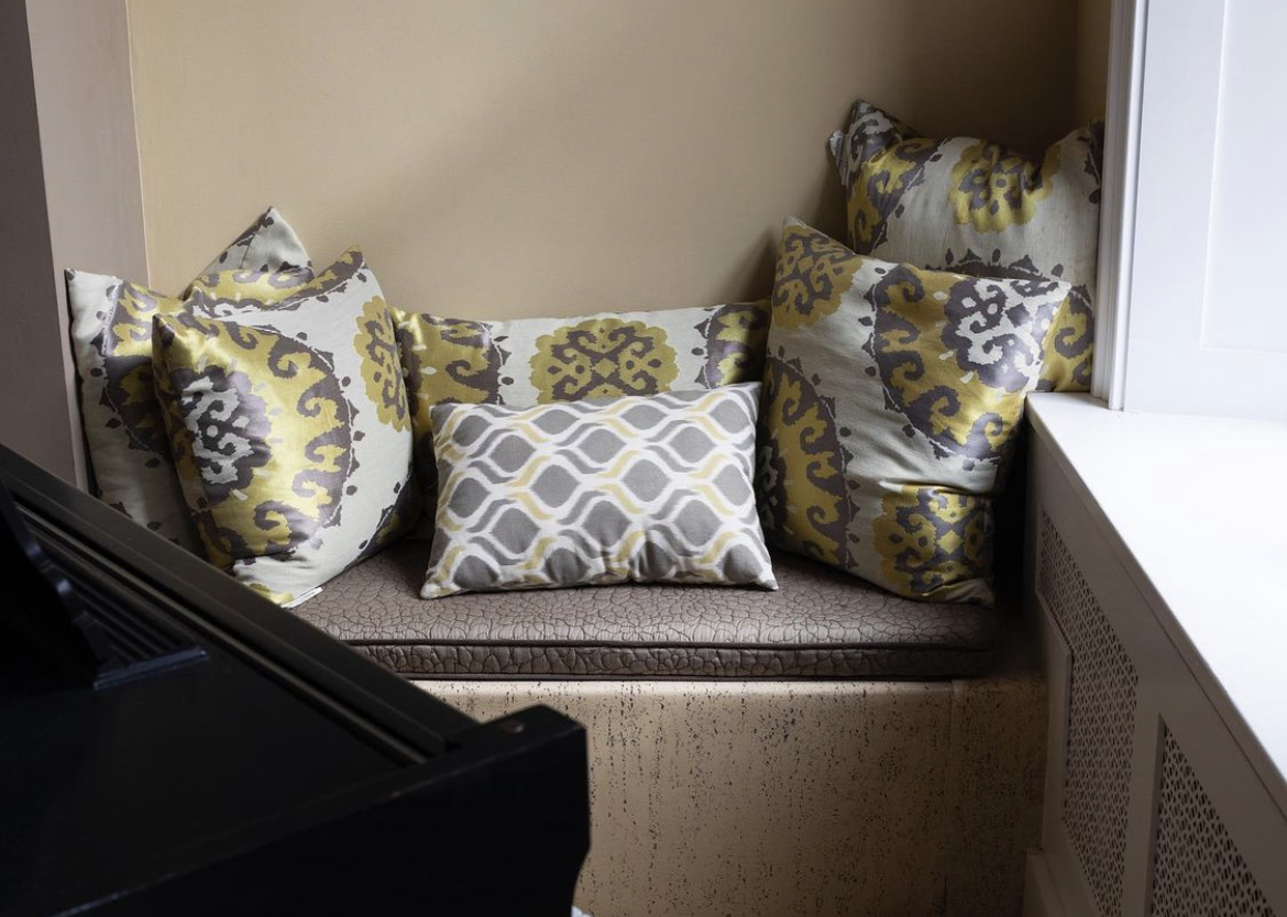 Pillows offer instant therapy for a case of the sofa and chair blues. Try textured stripes, a soft abstract design with hints of shine, or a mesmerizing geo pattern!

Pro tip: Use the pillows you already have and just change out the covers! #CISolutions