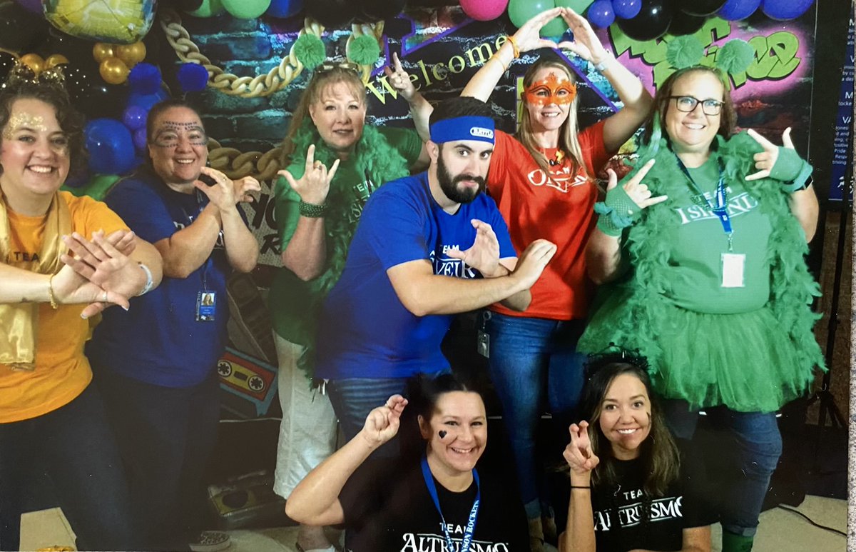 BrownELAR's tweet photo. Love my RJH RLA team! @whatsnewatrjh #RobinsonISD https://t.co/5qNVBtaEBQ