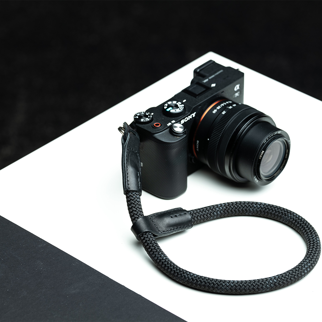 TheCOOPH's tweet photo. Introducing the camera hand strap crafted to perfection. Hit the link 🔗 https://t.co/84JeQ6gNjn to find the color that’s right for you. 

#handstrap
#cooph
#camerastrap
#coophphotography https://t.co/ADVsUhA8tc