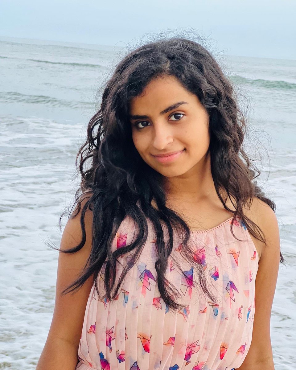 sivaangi_k's tweet photo. Beach girl🦋 https://t.co/tWSOlvF0hA